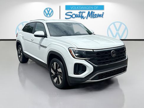 Certified 2024 Volkswagen Atlas Cross Sport SE FWD image 1