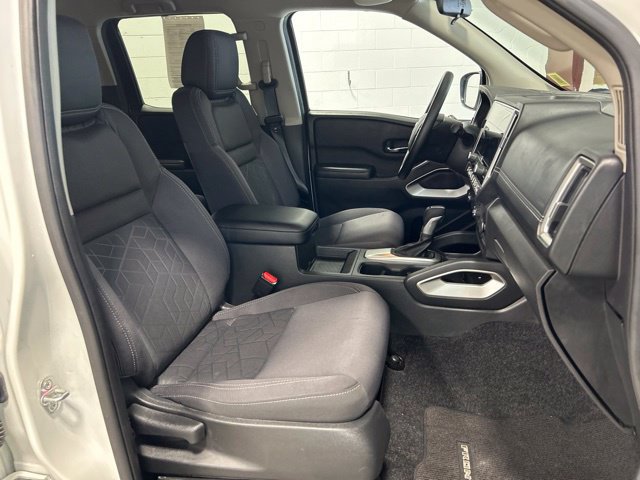 Used 2025 Nissan Frontier SV AWD/4WD image 12