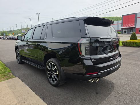 New 2026 Chevrolet Suburban RST w/ Comfort Package AWD/4WD image 6