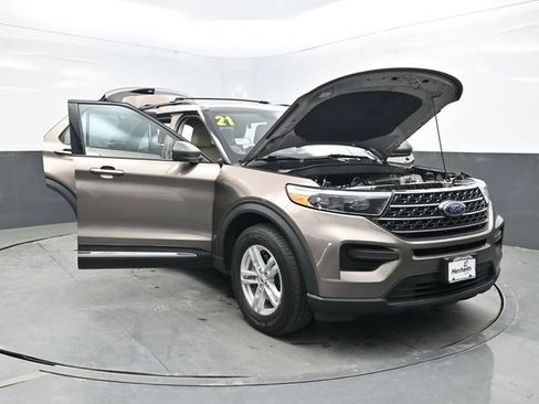Used 2021 Ford Explorer XLT AWD/4WD image 36