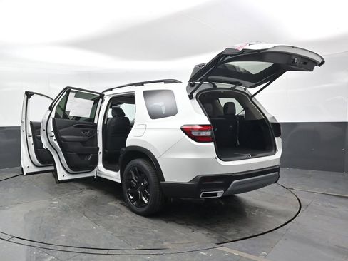 New 2025 Honda Pilot Touring image 47
