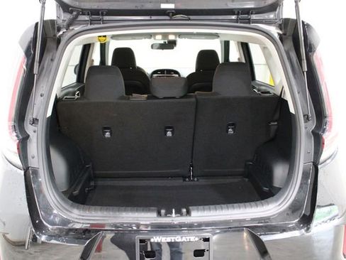 Used 2023 Kia Soul LX image 13
