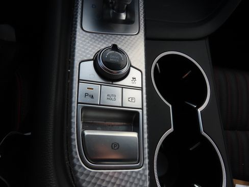 Used 2023 Genesis G70 2.0T w/ Sport Prestige Package image 33