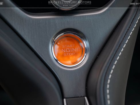 Used 2025 McLaren 750S RWD image 29