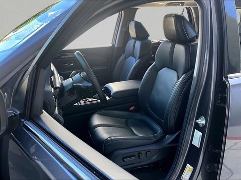 Used 2025 Honda Pilot Touring image 21