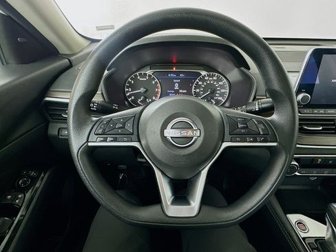 Used 2023 Nissan Altima 2.5 SV image 11