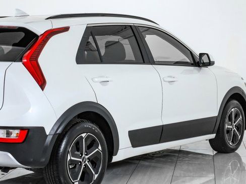 Used 2024 Kia Niro LX image 52