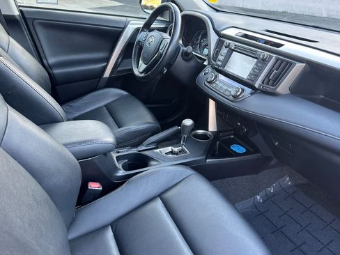 Used 2014 Toyota RAV4 Limited image 16