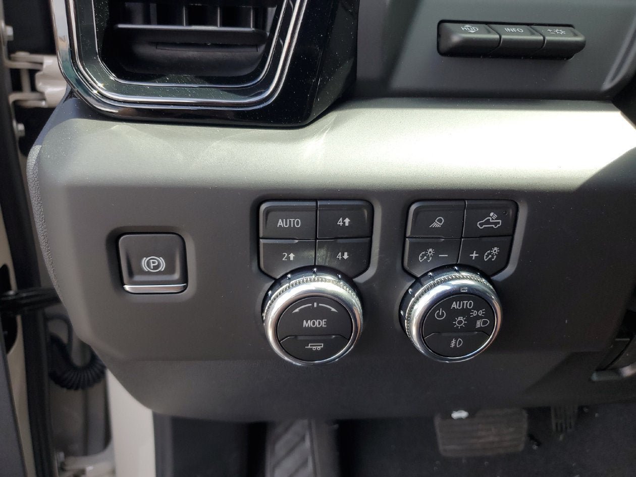 New 2026 GMC Sierra 2500 AT4X AWD/4WD image 31