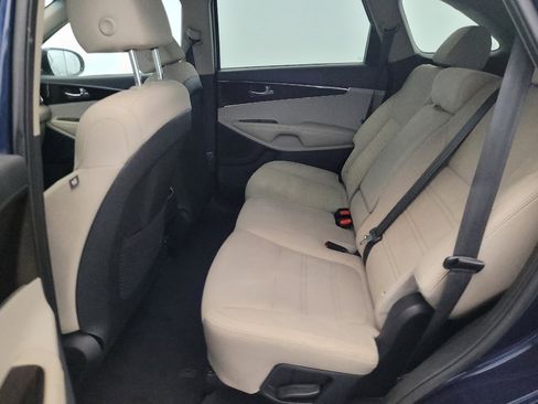 Used 2019 Kia Sorento AWD image 18