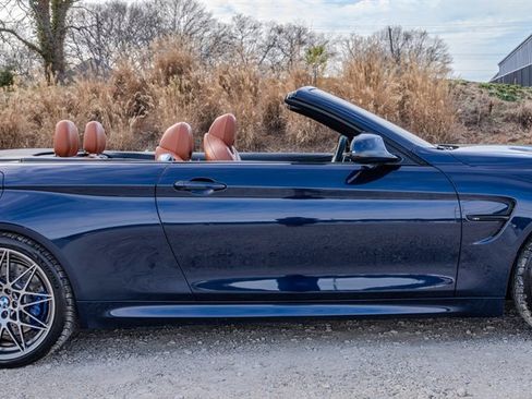 Used 2018 BMW M4 Convertible image 17
