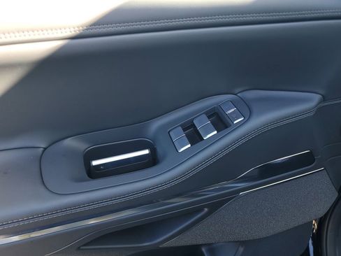 New 2025 Lincoln Navigator L Reserve AWD/4WD image 19