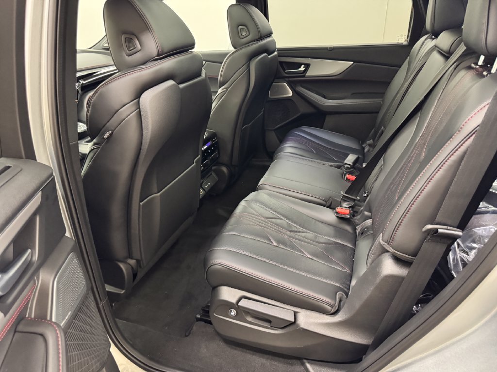 Used 2026 Acura MDX A-Spec w/ Advance Package AWD/4WD image 33