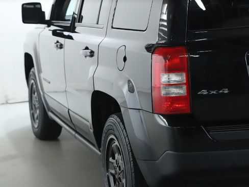 Used 2017 Jeep Patriot Sport w/ Power Value Group image 38