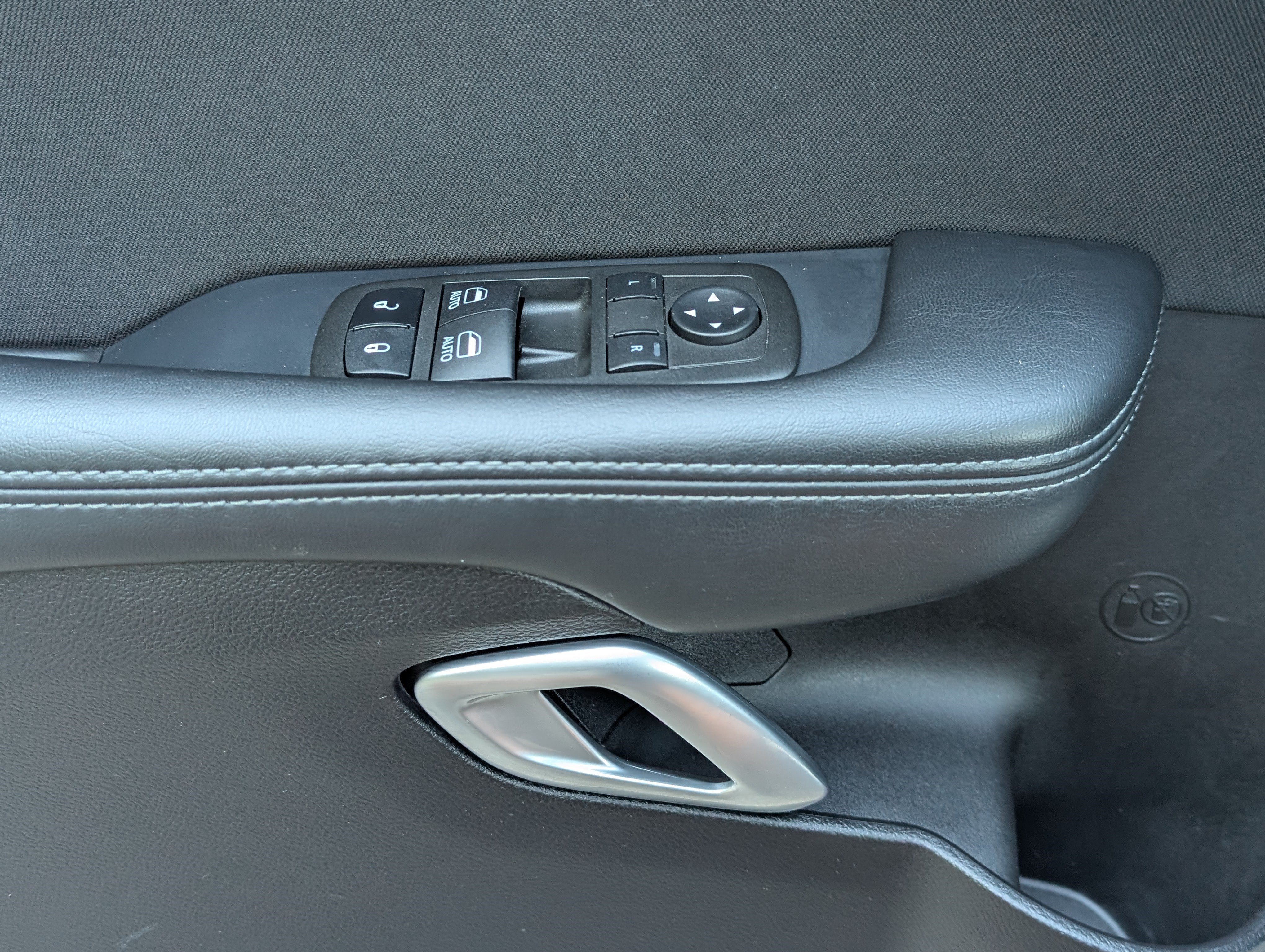 Used 2022 Dodge Challenger R/T RWD image 15
