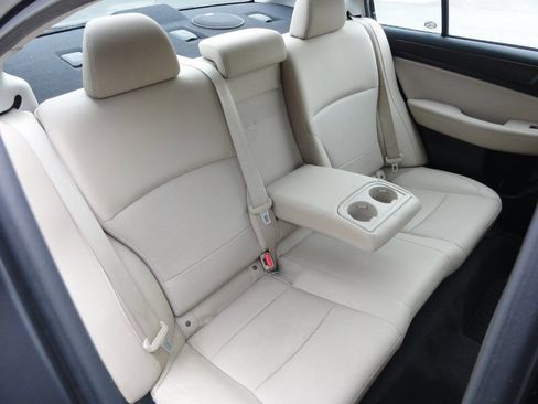 Used 2016 Subaru Legacy 2.5i Limited AWD/4WD image 32