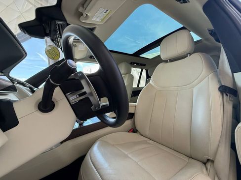 Used 2023 Land Rover Range Rover Long Wheelbase SE image 27