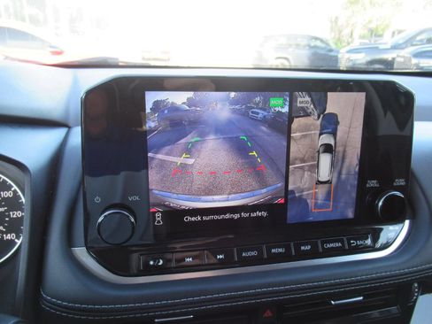 Used 2022 Nissan Rogue SL w/ SL Premium Package FWD image 29