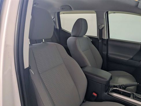 Used 2019 Toyota Tacoma SR5 RWD image 31