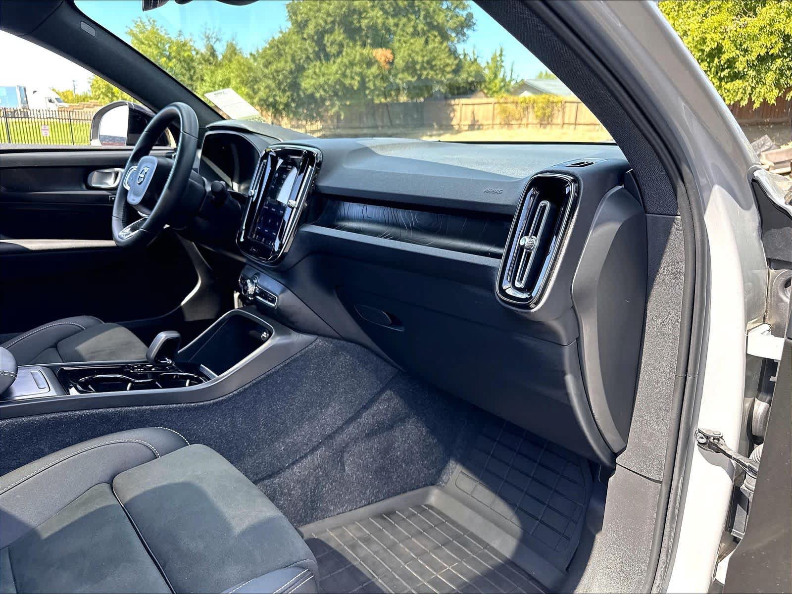 Used 2023 Volvo C40 P8 Recharge Ultimate w/ Protection Package Premier AWD/4WD image 18