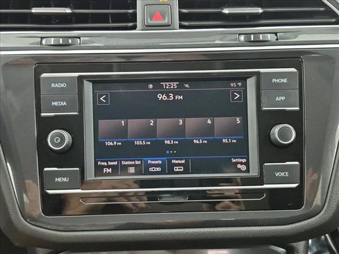 Used 2021 Volkswagen Tiguan S FWD image 17