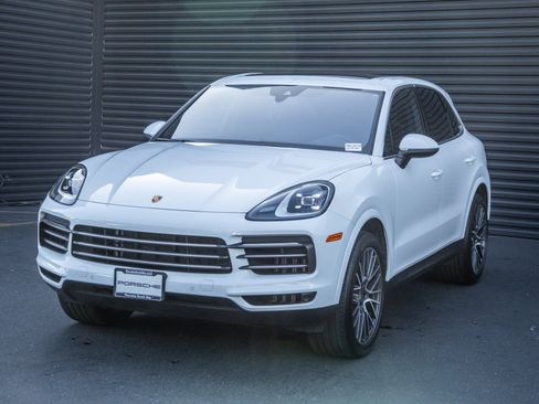 Certified 2023 Porsche Cayenne image 1