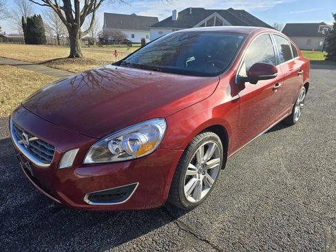 Used 2012 Volvo S60 T5 w/ Multimedia Pkg image 3