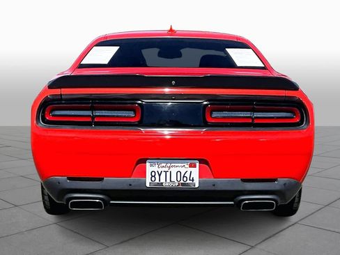 Used 2016 Dodge Challenger R/T Scat Pack w/ Leather Interior Group image 4