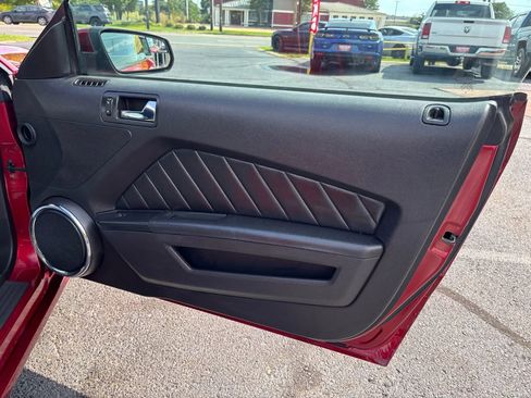 Used 2014 Ford Mustang GT Premium image 17
