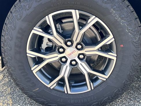 New 2026 GMC Acadia AT4 w/ Luxury Package AWD/4WD image 9