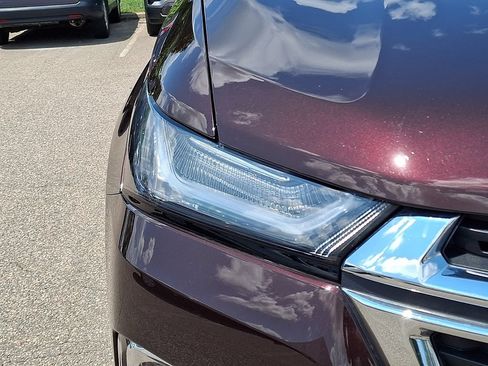 Used 2023 Chevrolet Traverse LT AWD/4WD image 12