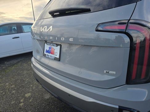 Used 2023 Kia Telluride EX X-Line image 17