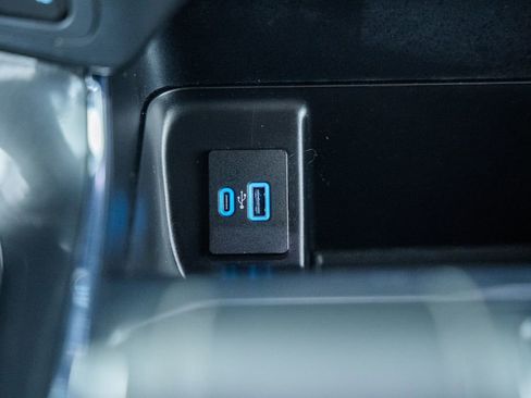 Certified 2022 Ford F150 XLT w/ Equipment Group 302A High image 31