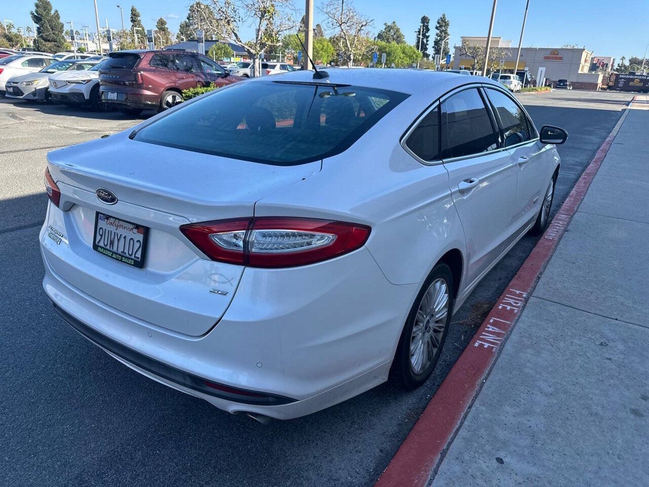 Used 2016 Ford Fusion Energi SE w/ Driver Assist Package FWD image 5