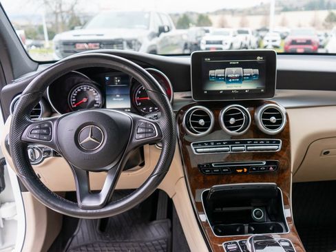 Used 2017 Mercedes-Benz GLC 300 4MATIC image 14
