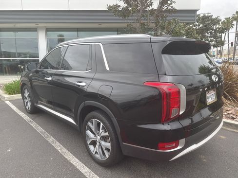 Used 2020 Hyundai Palisade SEL w/ Premium Package image 3