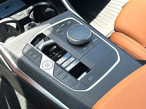 New 2026 BMW 330i Sedan w/ M Sport Package RWD image 25