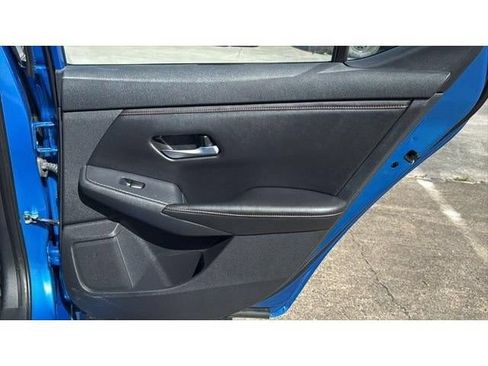 Used 2025 Nissan Sentra SR FWD image 30