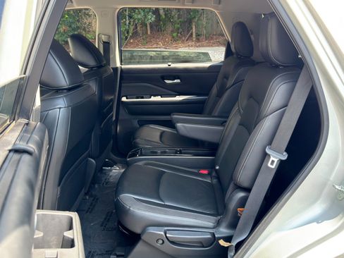 Used 2022 Nissan Pathfinder SL w/ SL Premium Package FWD image 39