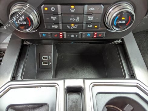 Used 2018 Ford F150 Raptor w/ Equipment Group 802A Luxury AWD/4WD image 32