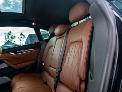 Used 2019 Maserati Levante S GranLusso image 23