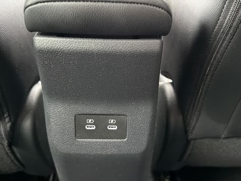 Certified 2025 Nissan Kicks SR FWD image 20