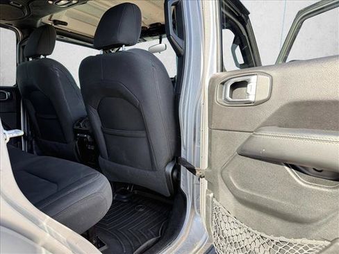 Used 2020 Jeep Wrangler Unlimited Sahara AWD/4WD image 22