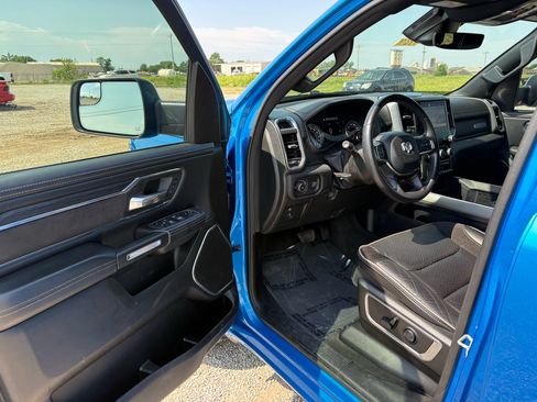 Used 2024 RAM 1500 Laramie AWD/4WD image 21