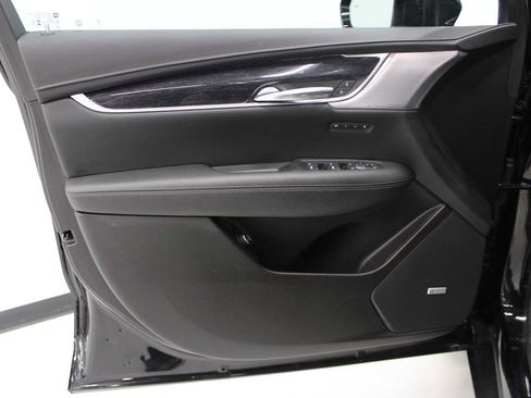 Certified 2022 Cadillac XT5 Premium Luxury w/ LPO, Floor Liner Package image 12
