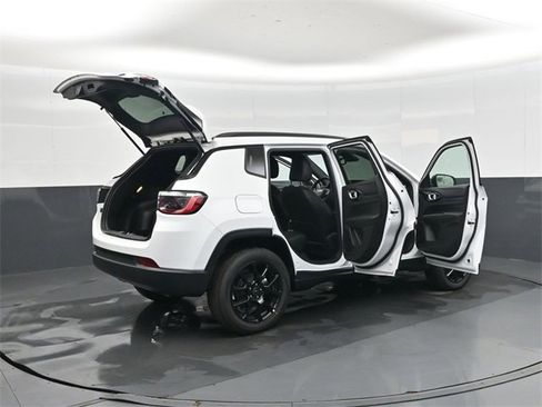 New 2026 Jeep Compass Latitude image 46