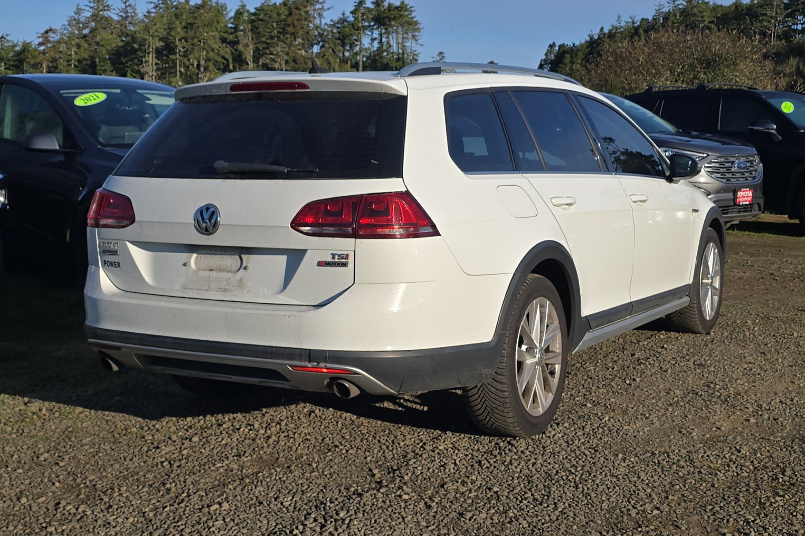 Used 2017 Volkswagen Golf Alltrack SE AWD/4WD image 5