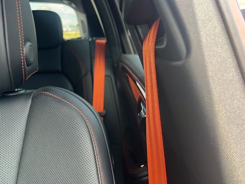 Used 2022 Porsche Macan S image 9