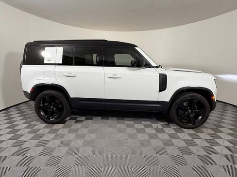 Used 2023 Land Rover Defender 110 S AWD/4WD image 8