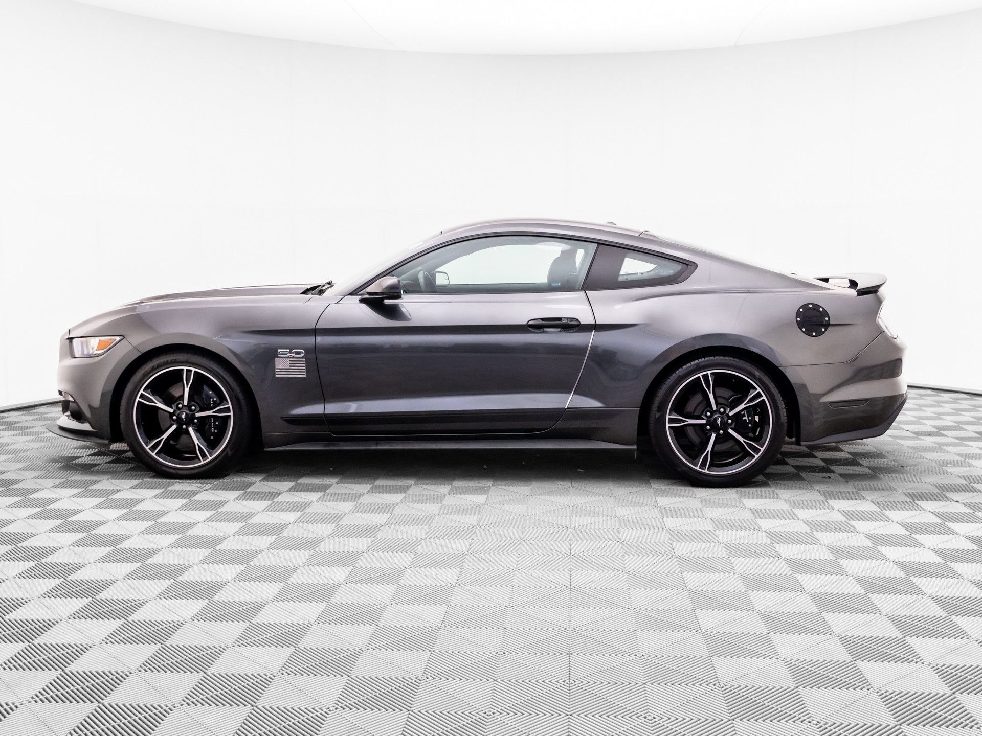 Used 2016 Ford Mustang GT Premium w/ Enhanced Security Package RWD image 2